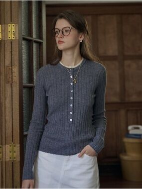 BNWT Simple Retro Round Neck Faux Layer Wool Sweater Top